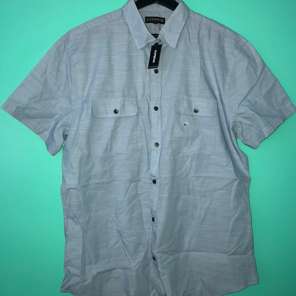 New with tags!! Men’s short sleeve button up!!